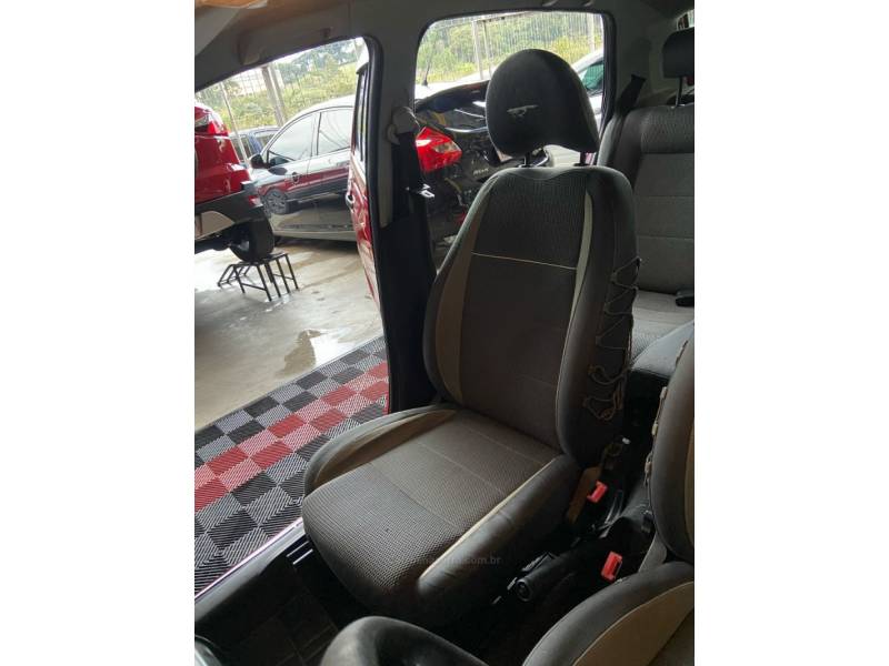 VOLKSWAGEN - CROSSFOX - 2009/2009 - Vermelha - R$ 33.900,00