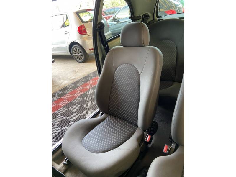 FORD - KA - 2004/2004 - Dourada - R$ 13.900,00