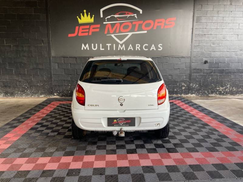 CHEVROLET - CELTA - 2005/2005 - Branca - R$ 17.900,00