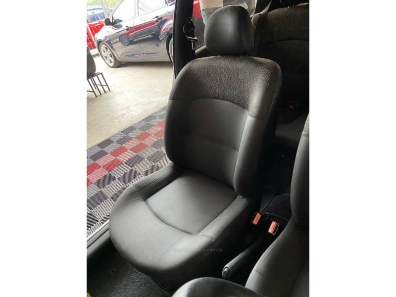 RENAULT - CLIO - 2013/2013 - Branca - R$ 25.900,00