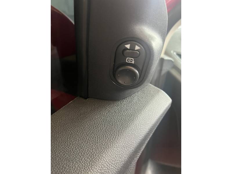 CHEVROLET - PRISMA - 2014/2014 - Vermelha - R$ 49.900,00