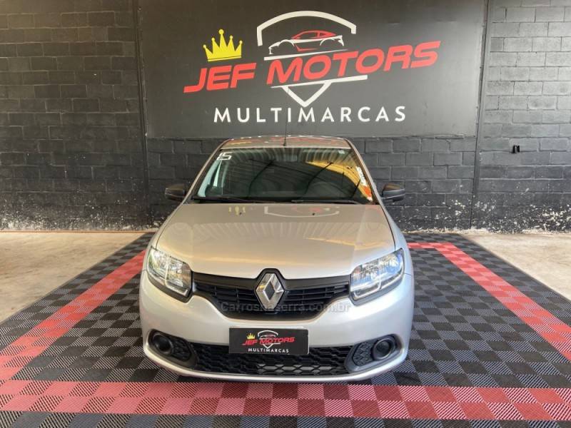 RENAULT - SANDERO - 2015/2015 - Prata - R$ 35.900,00