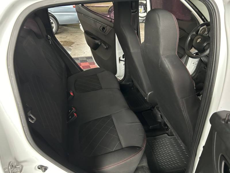 RENAULT - KWID - 2017/2018 - Branca - R$ 39.900,00