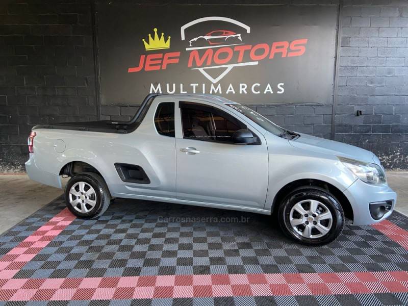 CHEVROLET - MONTANA - 2013/2013 - Prata - R$ 41.900,00