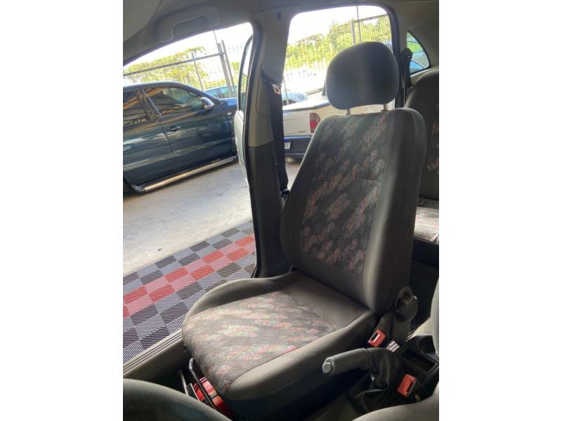 CHEVROLET - CORSA - 2005/2005 - Cinza - R$ 22.900,00