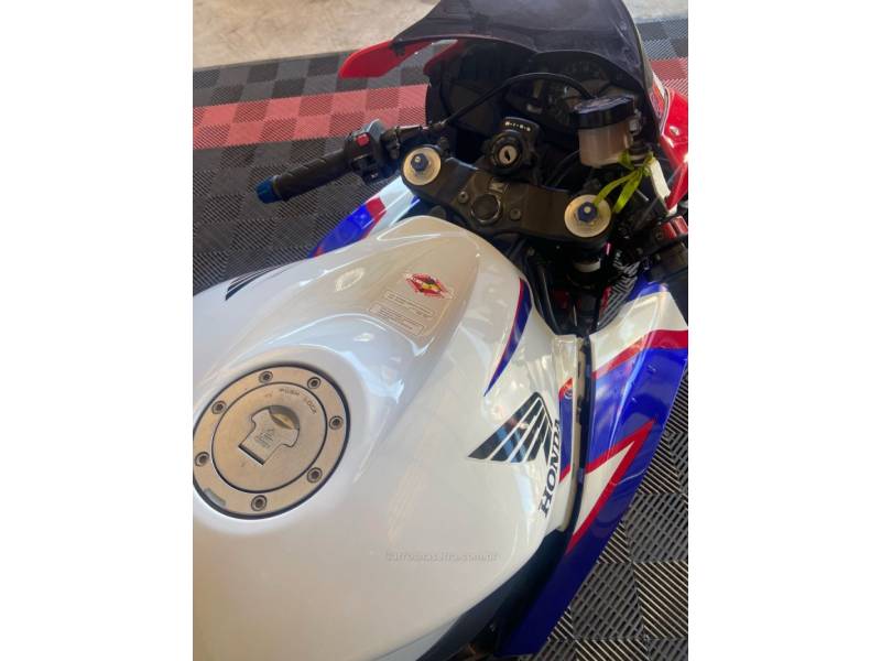 HONDA - CBR 600RR - 2010/2010 - Vermelha - R$ 44.900,00