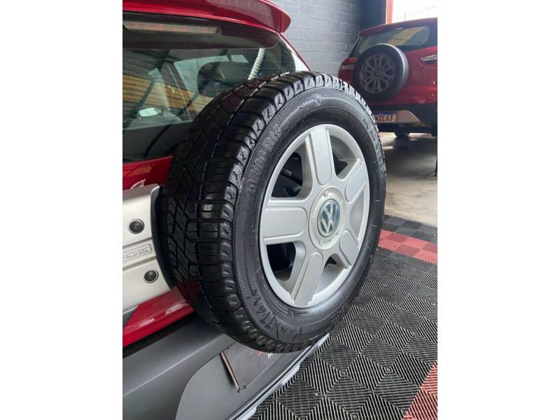 VOLKSWAGEN - CROSSFOX - 2009/2009 - Vermelha - R$ 33.900,00