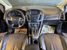 FORD - FOCUS - 2013/2014 - Preta - R$ 51.900,00