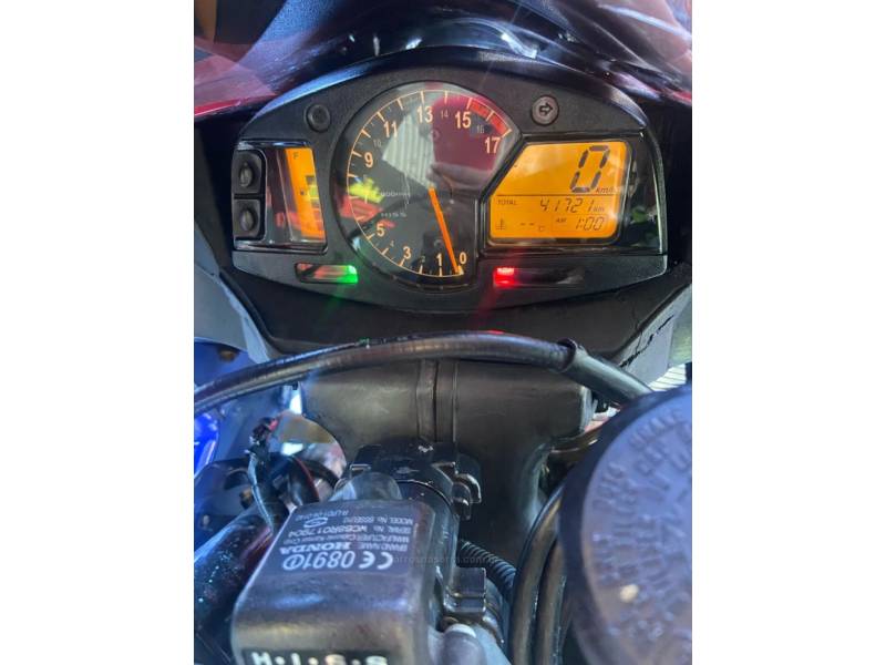 HONDA - CBR 600RR - 2010/2010 - Vermelha - R$ 44.900,00