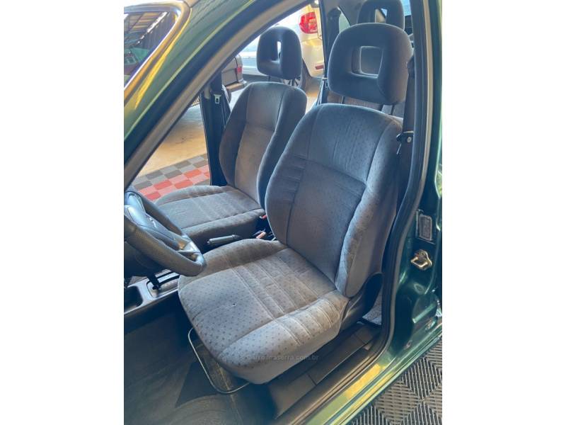 CHEVROLET - CORSA - 2000/2000 - Verde - R$ 18.900,00