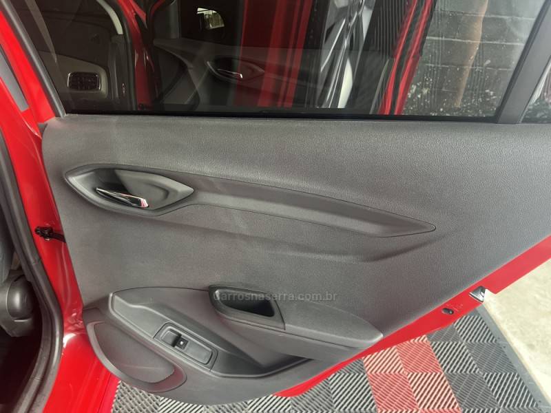 CHEVROLET - PRISMA - 2014/2014 - Vermelha - R$ 49.900,00