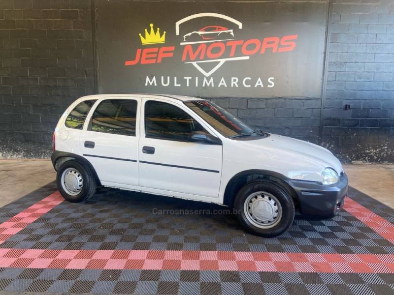 CHEVROLET - CORSA - 1996/1996 - Branca - R$ 15.900,00
