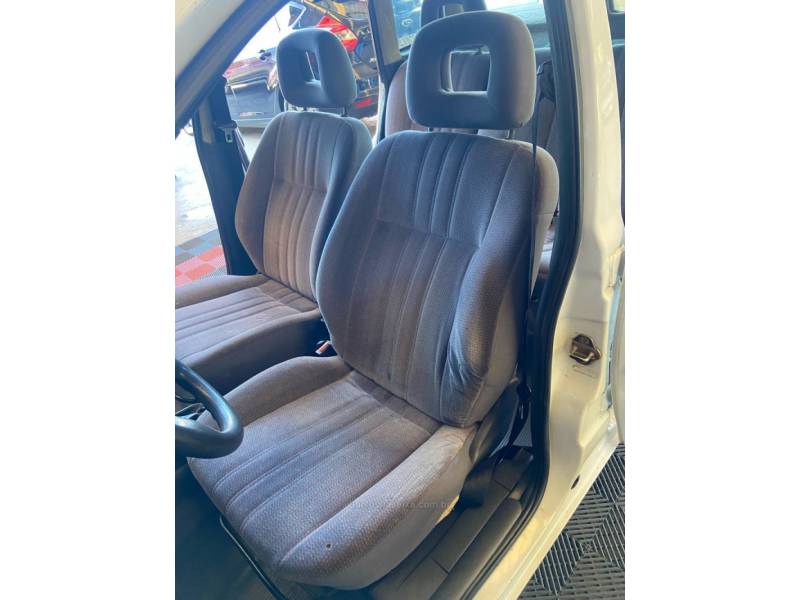 CHEVROLET - CORSA - 1996/1996 - Branca - R$ 15.900,00