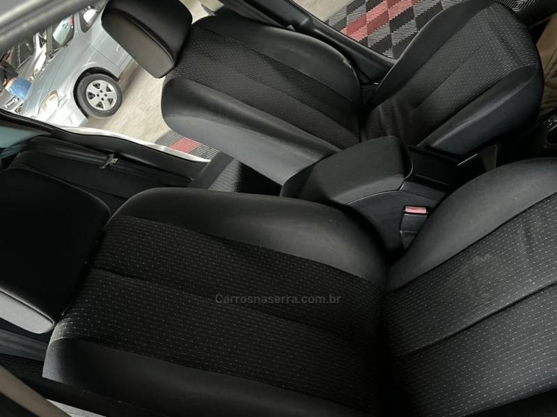 RENAULT - MÉGANE - 2008/2008 - Prata - R$ 21.900,00