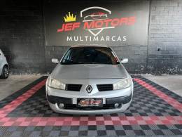 RENAULT - MÉGANE - 2008/2008 - Prata - R$ 21.900,00