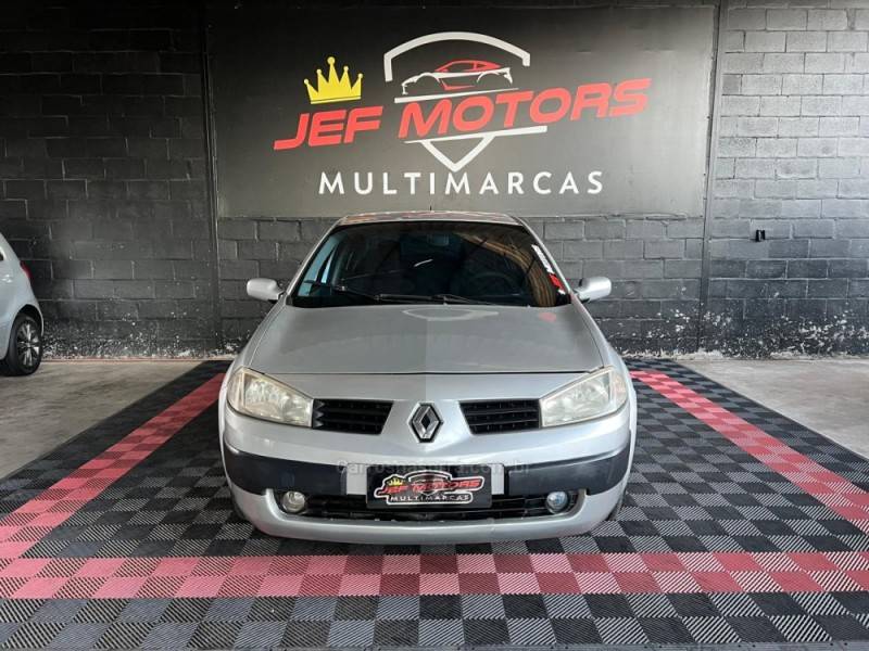 RENAULT - MÉGANE - 2008/2008 - Prata - R$ 21.900,00
