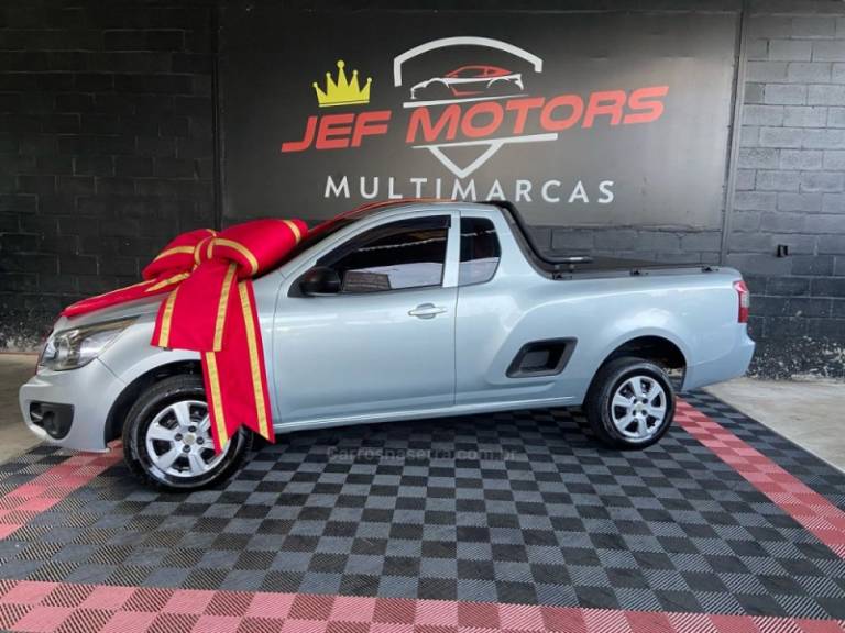 CHEVROLET - MONTANA - 2013/2013 - Prata - R$ 41.900,00