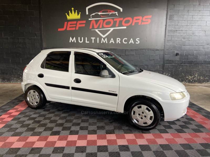 CHEVROLET - CELTA - 2005/2005 - Branca - R$ 17.900,00