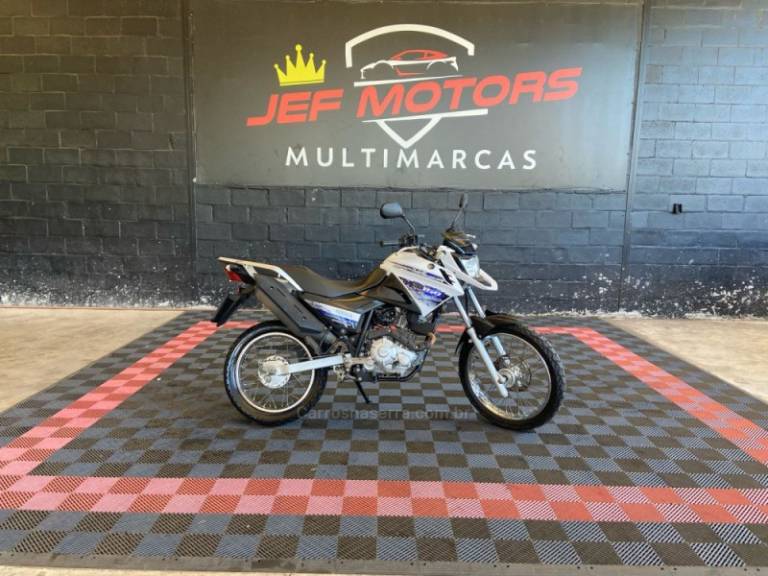 YAMAHA - XTZ 150 - 2016/2015 - Branca - R$ 13.900,00