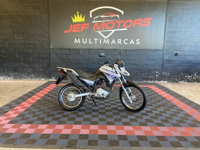 YAMAHA - XTZ 150 - 2016/2015 - Branca - R$ 13.900,00