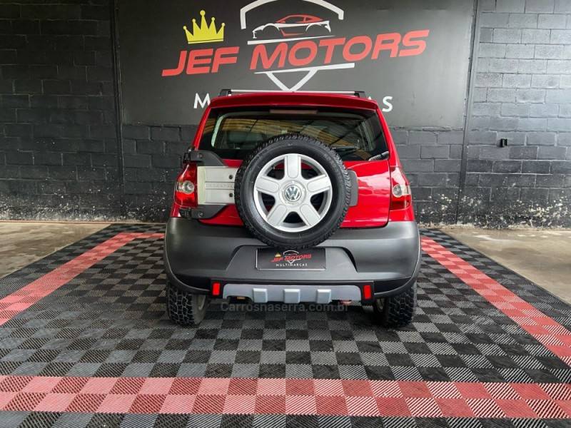 VOLKSWAGEN - CROSSFOX - 2009/2009 - Vermelha - R$ 33.900,00