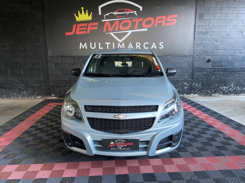 CHEVROLET - MONTANA - 2013/2013 - Prata - R$ 41.900,00