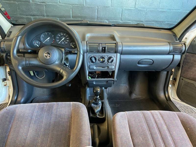 CHEVROLET - CORSA - 1996/1996 - Branca - R$ 15.900,00