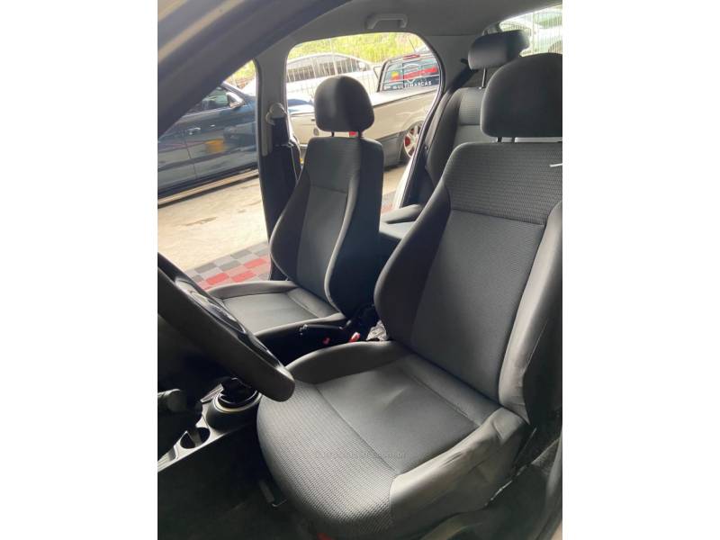 VOLKSWAGEN - GOL - 2013/2013 - Prata - R$ 33.900,00