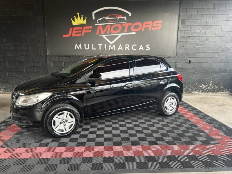 CHEVROLET - ONIX - 2014/2014 - Preta - R$ 43.900,00