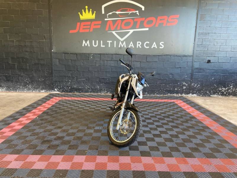 YAMAHA - XTZ 150 - 2016/2015 - Branca - R$ 13.900,00