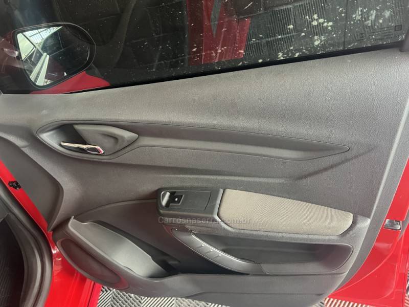 CHEVROLET - PRISMA - 2014/2014 - Vermelha - R$ 49.900,00