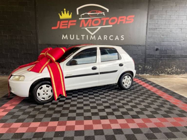 CHEVROLET - CELTA - 2005/2005 - Branca - R$ 17.900,00