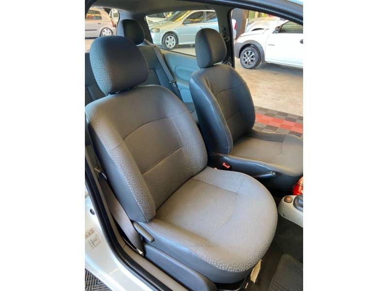 RENAULT - CLIO - 2009/2009 - Branca - R$ 23.900,00