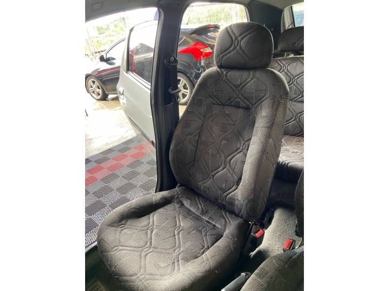 CHEVROLET - CELTA - 2005/2005 - Branca - R$ 17.900,00