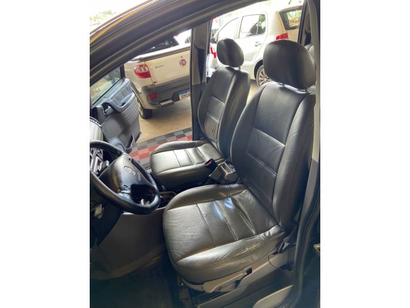 CHEVROLET - ZAFIRA - 2009/2009 - Preta - R$ 31.900,00