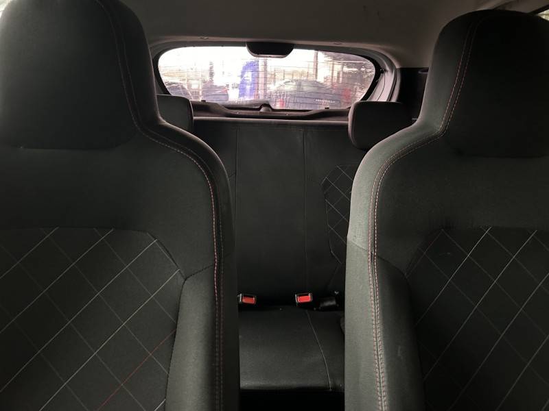 RENAULT - KWID - 2017/2018 - Branca - R$ 39.900,00