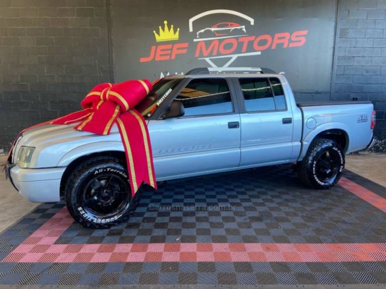 CHEVROLET - S10 - 2010/2010 - Prata - R$ 64.900,00