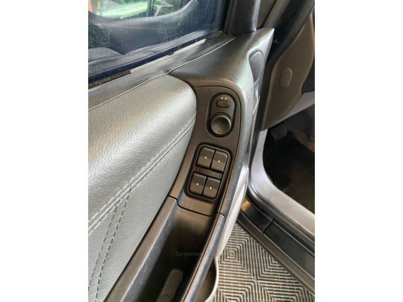 CHEVROLET - ZAFIRA - 2009/2009 - Preta - R$ 31.900,00