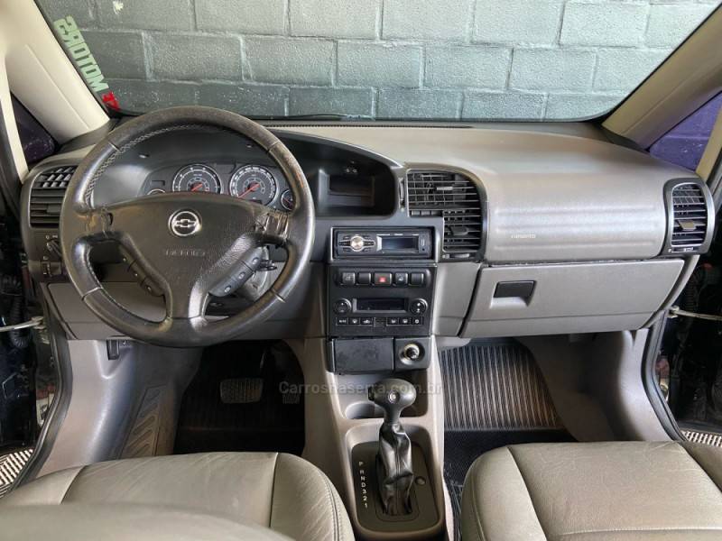 CHEVROLET - ZAFIRA - 2009/2009 - Preta - R$ 31.900,00