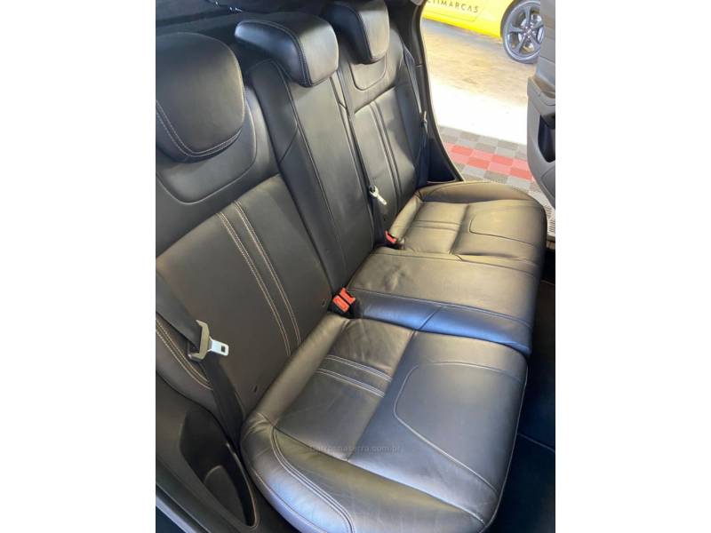 FORD - FOCUS - 2013/2014 - Preta - R$ 51.900,00