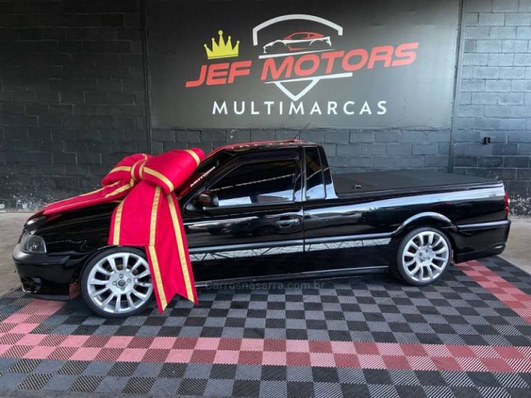 VOLKSWAGEN - SAVEIRO - 2003/2003 - Preta - R$ 35.900,00