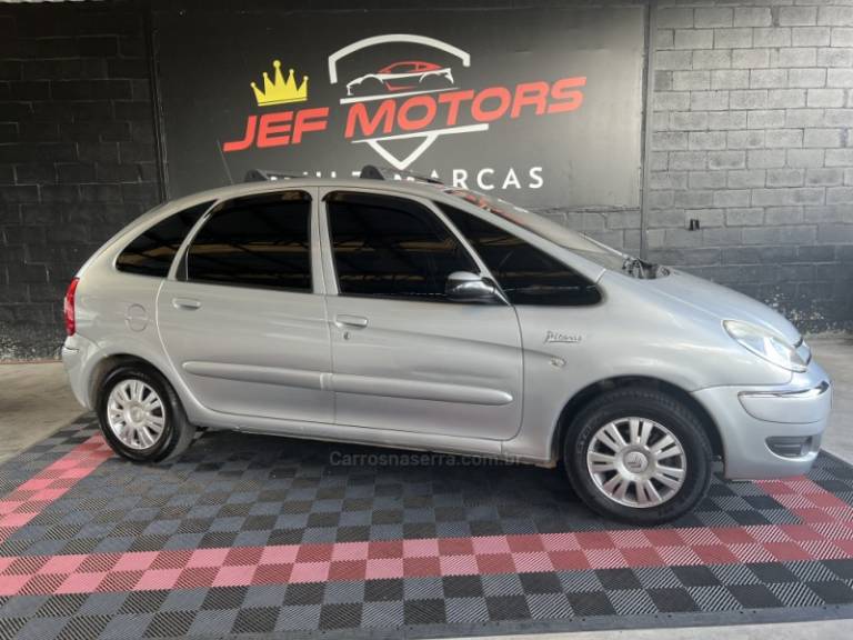 CITROËN - XSARA PICASSO - 2009/2010 - Prata - R$ 23.900,00