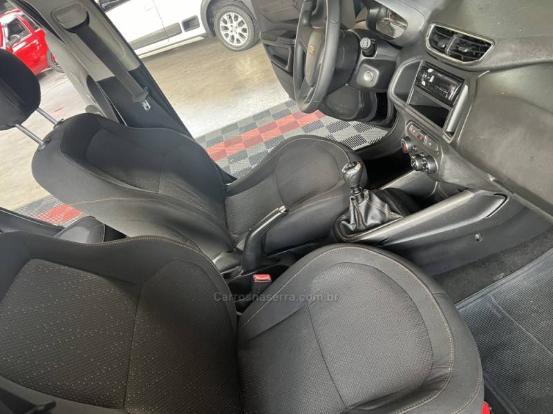 CHEVROLET - ONIX - 2014/2014 - Preta - R$ 43.900,00