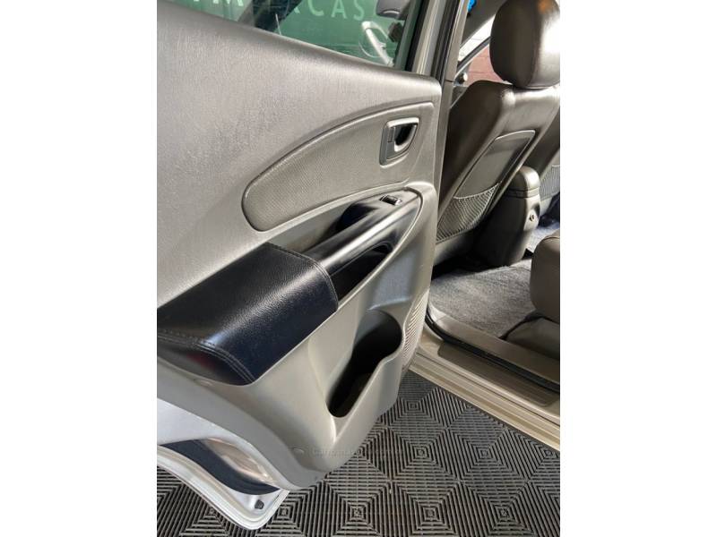 HYUNDAI - TUCSON - 2009/2009 - Prata - R$ 39.900,00