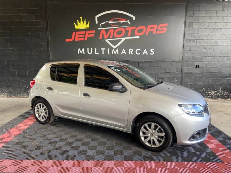 RENAULT - SANDERO - 2015/2015 - Prata - R$ 35.900,00