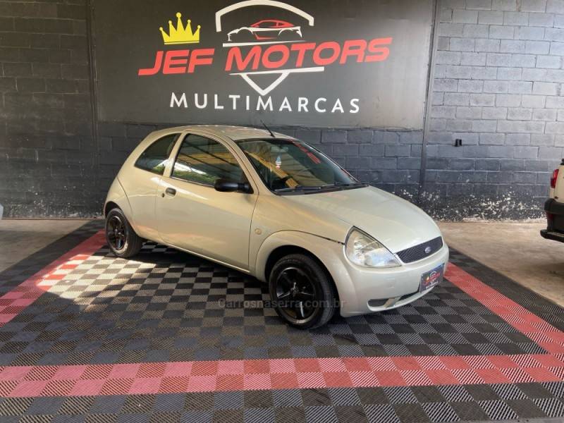 FORD - KA - 2004/2004 - Dourada - R$ 13.900,00
